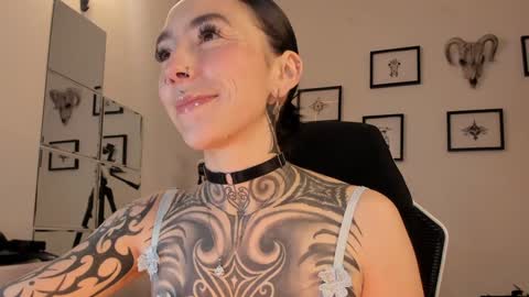 juliet_sourire online show from January 25, 3:09 am