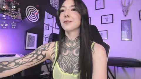juliet_sourire online show from July 17, 8:14 pm