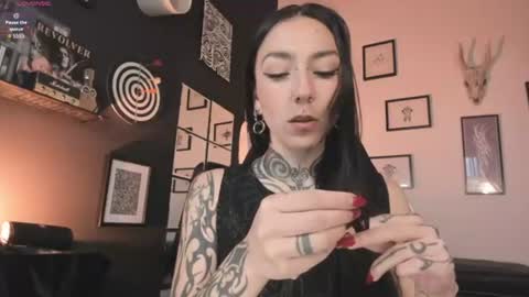 juliet_sourire online show from August 4, 1:46 pm