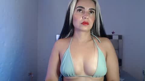 julieta__fox_ online show from January 6, 11:42 pm