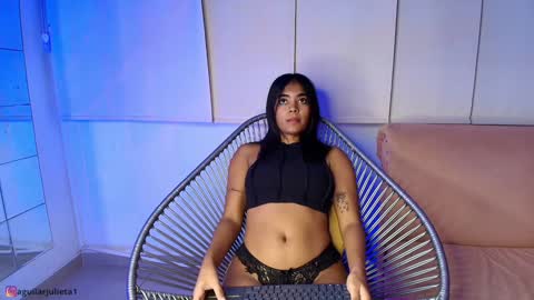 Juli online show from January 4, 10:24 pm
