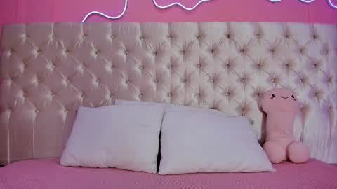 Julieta  online show from February 17, 12:12 pm