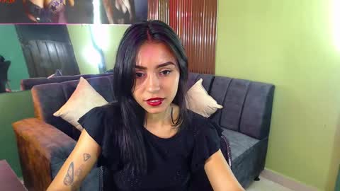 julieta_fn online show from February 24, 7:09 pm