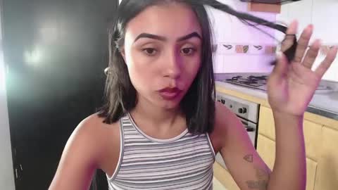 julieta_fn online show from May 22, 3:17 pm
