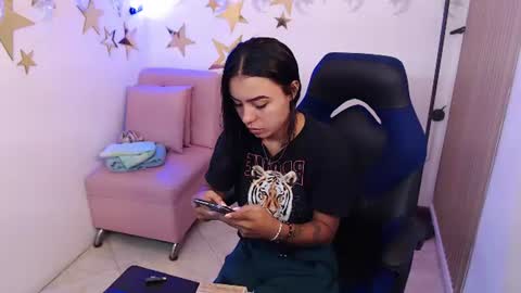 julieta_fn online show from June 18, 1:48 pm