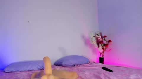 Julie  independent model  online show from January 31, 7:18 am