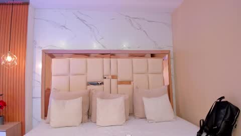Snapshot of julieta_rose__ chatting on February 19, 10:17 pm online show from February 19, 10:17 pm