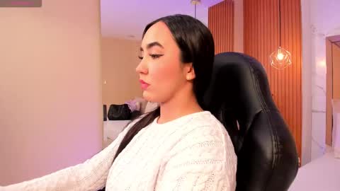 Snapshot of julieta_rose__ chatting on March 4, 9:54 pm online show from March 4, 9:54 pm