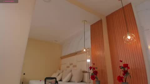 Snapshot of julieta_rose__ chatting on May 28, 10:51 pm online show from May 28, 10:51 pm