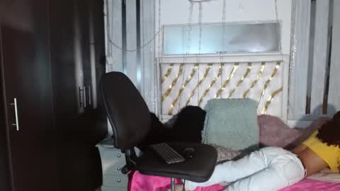 Snapshot of julieta_swet chatting on September 17, 3:41 am JULIETA online show from September 17, 3:41 am