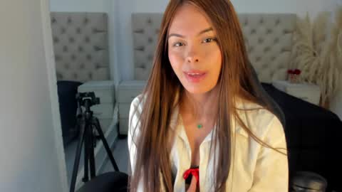 julietabang online show from April 18, 1:37 pm