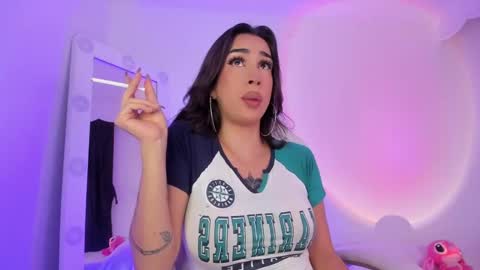 Snapshot of julietabomgv chatting on December 3, 2:25 am julietabomgv online show from December 3, 2:25 am