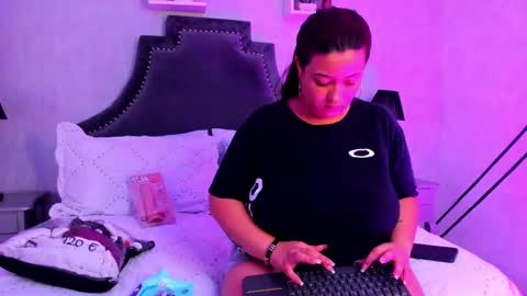 julietakane online show from December 10, 3:30 am