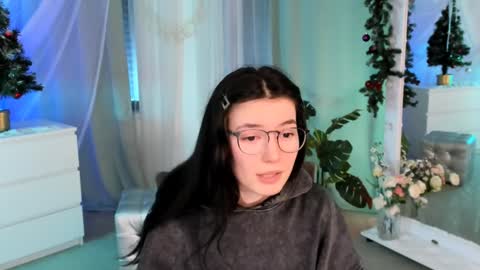 Julieta or Jully online show from January 5, 8:11 am