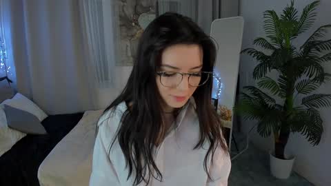 Julieta or Jully online show from February 6, 9:17 pm
