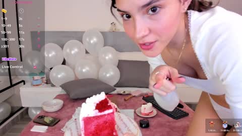Juliana online show from December 17, 2:12 am