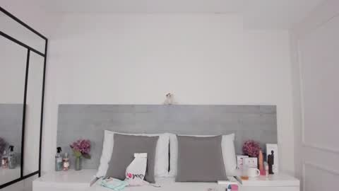 Juliana online show from January 15, 2:06 am