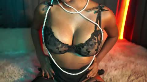 julietawinona online show from February 28, 9:27 pm