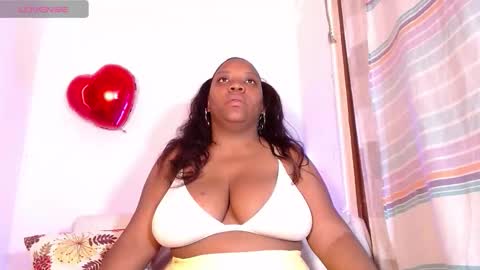 Julieth Brown online show from November 18, 1:00 am