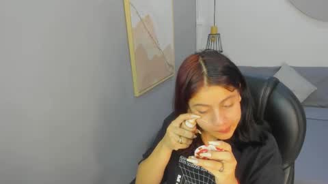 Julieth  online show from November 18, 7:51 pm