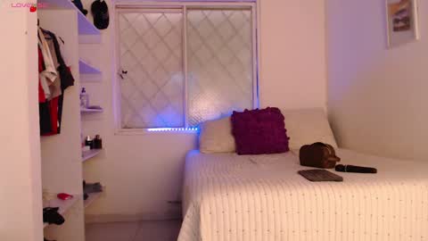 Snapshot of julieth_spencer1 chatting on October 28, 12:09 pm Julieta online show from October 28, 12:09 pm