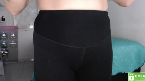 Snapshot of julieth_spencer1 chatting on April 8, 12:49 pm Julieta online show from April 8, 12:49 pm