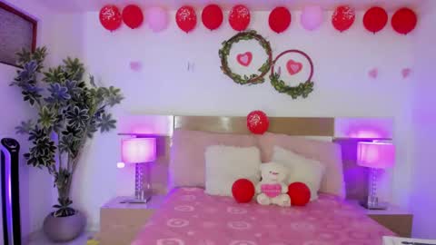 Julietha  online show from September 22, 1:46 pm