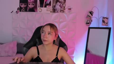 Snapshot of juliethmosss chatting on November 21, 9:13 pm Julieth online show from November 21, 9:13 pm