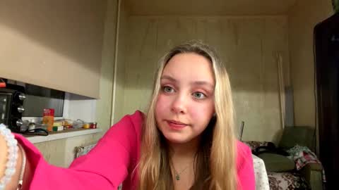 Snapshot of julietmegown chatting on October 19, 8:20 pm Mia online show from October 19, 8:20 pm