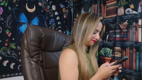 Julietta Jackson online show from December 12, 4:43 pm