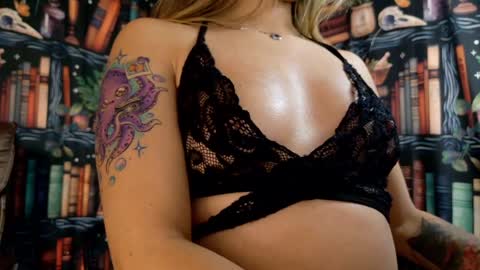 Julietta Jackson online show from January 30, 1:55 am