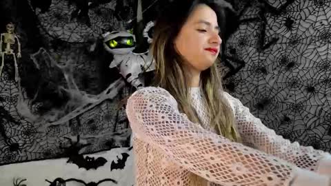 Julietta Jackson online show from October 24, 8:05 pm