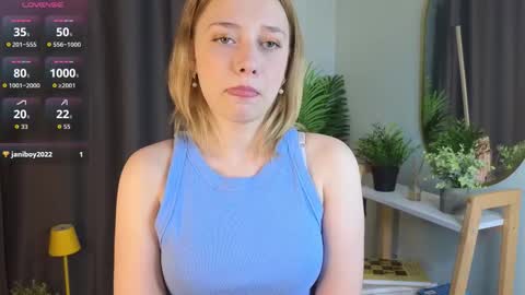 Mia online show from October 12, 3:05 am