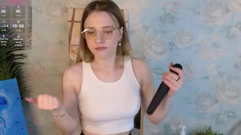 Mia online show from February 5, 3:11 am