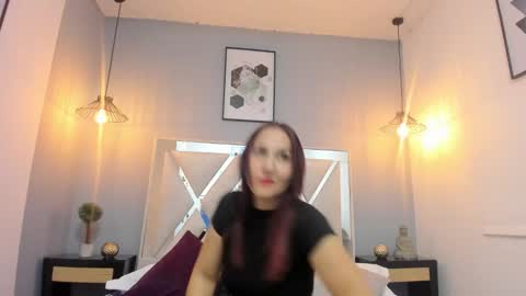Snapshot of juliette_leroyy chatting on November 12, 7:24 pm juli online show from November 12, 7:24 pm