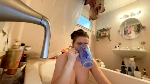 Snapshot of juliettelatte81200 chatting on July 4, 4:57 pm juliettelatte81200 online show from July 4, 4:57 pm