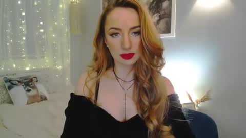 Snapshot of juliettesensual chatting on December 12, 10:09 pm JulietteSensual online show from December 12, 10:09 pm
