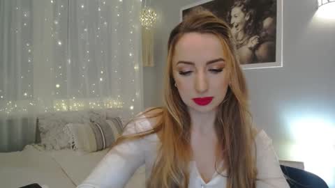 Snapshot of juliettesensual chatting on January 14, 9:30 pm JulietteSensual online show from January 14, 9:30 pm