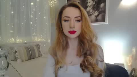 Snapshot of juliettesensual chatting on January 24, 9:26 pm JulietteSensual online show from January 24, 9:26 pm