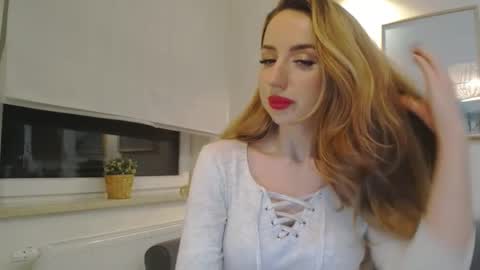 Snapshot of juliettesensual chatting on February 8, 6:33 pm JulietteSensual online show from February 8, 6:33 pm