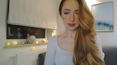 Snapshot of juliettesensual chatting on February 17, 3:31 pm JulietteSensual online show from February 17, 3:31 pm