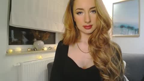 Snapshot of juliettesensual chatting on February 18, 4:05 pm JulietteSensual online show from February 18, 4:05 pm