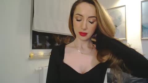 Snapshot of juliettesensual chatting on February 18, 7:09 pm JulietteSensual online show from February 18, 7:09 pm