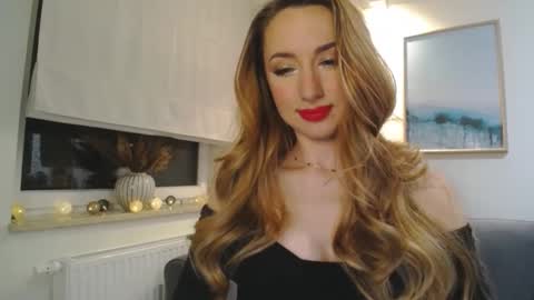 Snapshot of juliettesensual chatting on February 21, 4:59 pm JulietteSensual online show from February 21, 4:59 pm