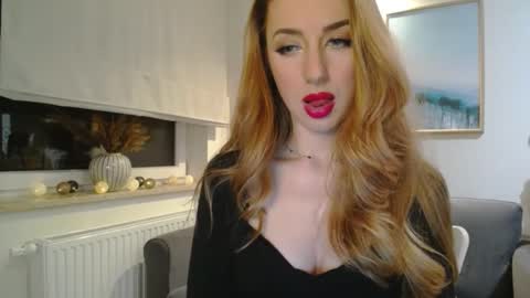 Snapshot of juliettesensual chatting on February 27, 7:04 pm JulietteSensual online show from February 27, 7:04 pm