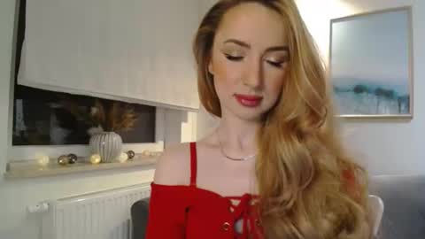 Snapshot of juliettesensual chatting on March 6, 4:28 pm JulietteSensual online show from March 6, 4:28 pm