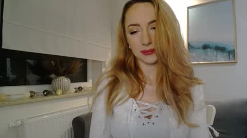 Snapshot of juliettesensual chatting on March 11, 4:51 pm JulietteSensual online show from March 11, 4:51 pm