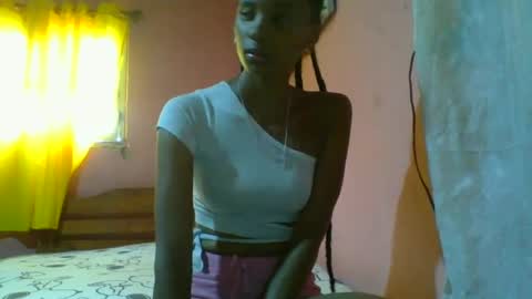 juliexexy online show from January 12, 6:06 am