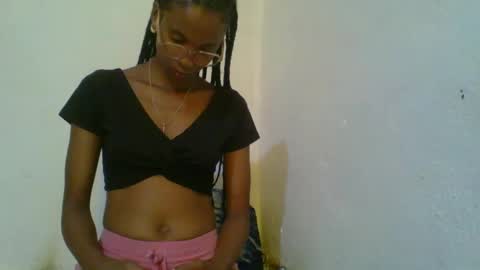 juliexexy online show from February 6, 7:02 am