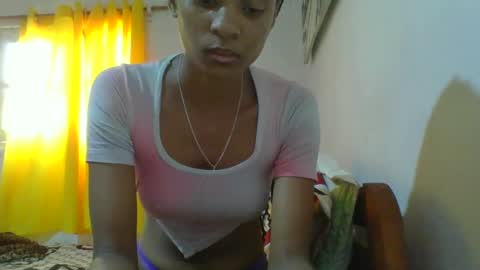 juliexexy online show from February 17, 1:53 pm